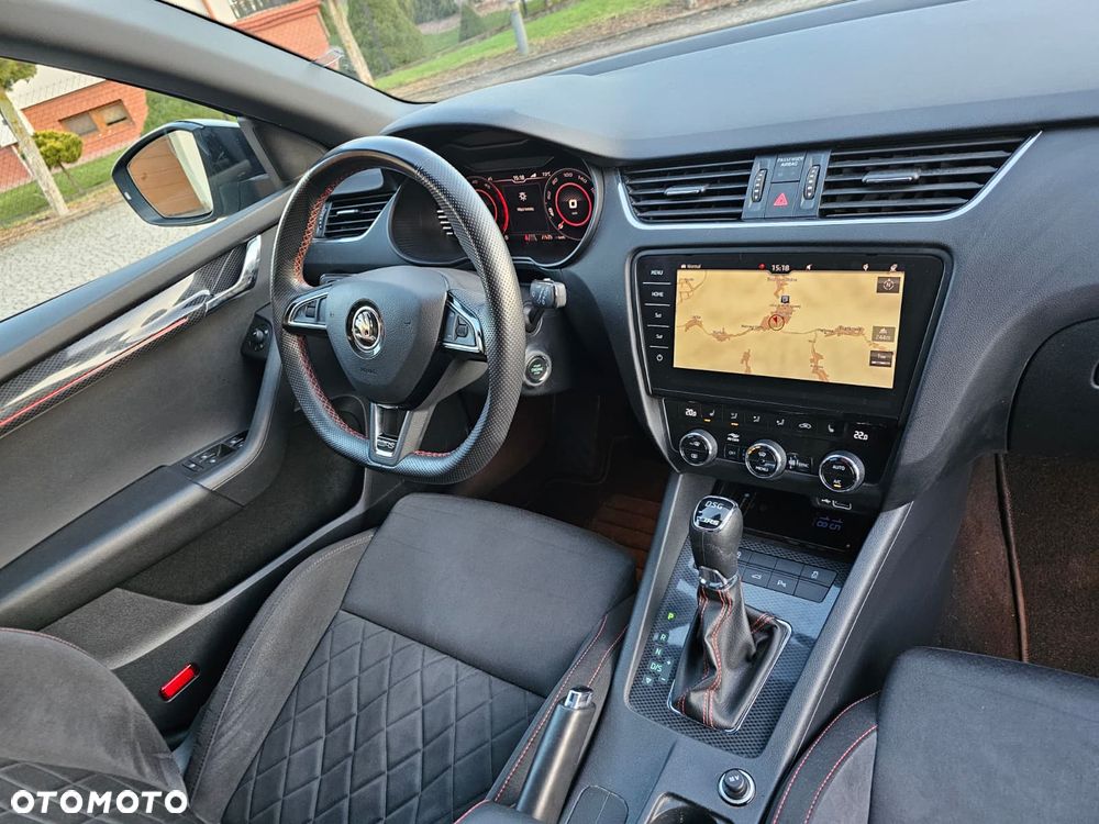 Skoda Octavia 2.0 TDI 4x4 DSG RS - 23