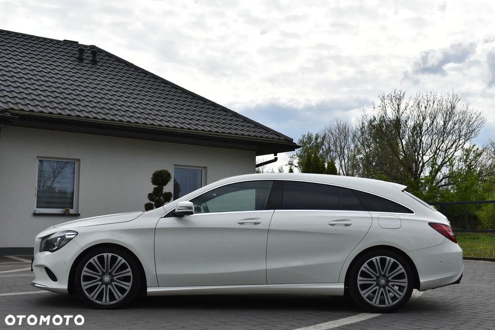 Mercedes-Benz CLA 200 7G-DCT UrbanStyle Edition - 32