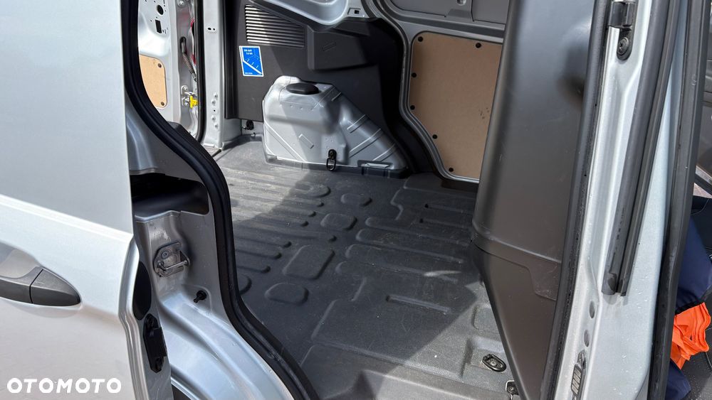 Ford Courier - 14