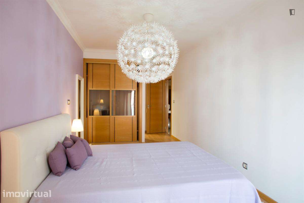 Quarto - localizado em Xabregas Lisbon - Grande imagem: 5/12