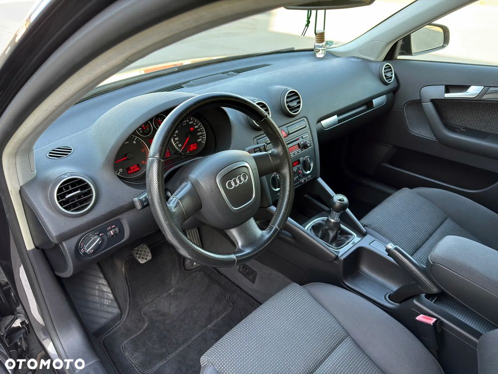 Audi A3 Sportback 2.0 TDI Attraction - 13
