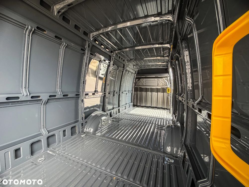 Iveco 35S18H V 3.0 Diesel 180 KM MT6 Furgon L4H2 - 17