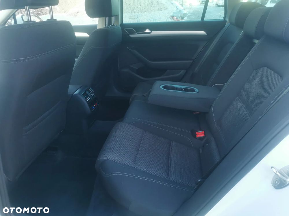 Volkswagen Passat 2.0 TDI SCR DSG Highline - 10