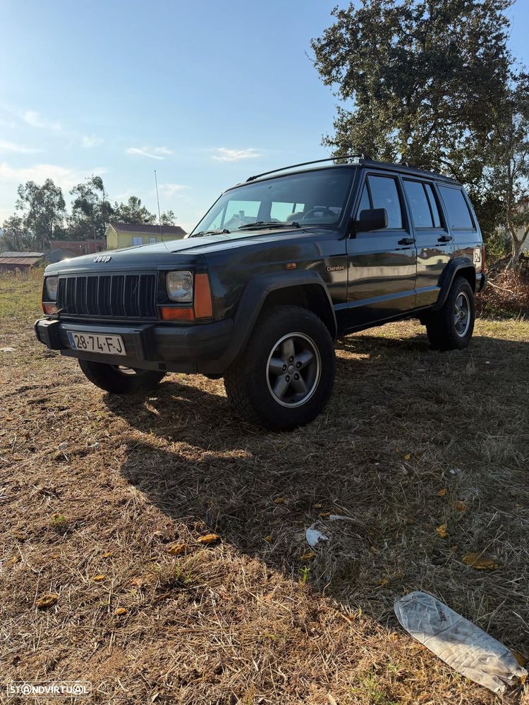 Jeep Cherokee - 1