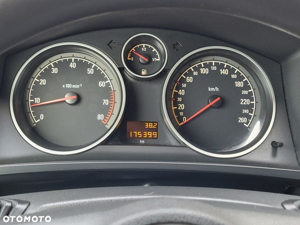 Opel Zafira - 37