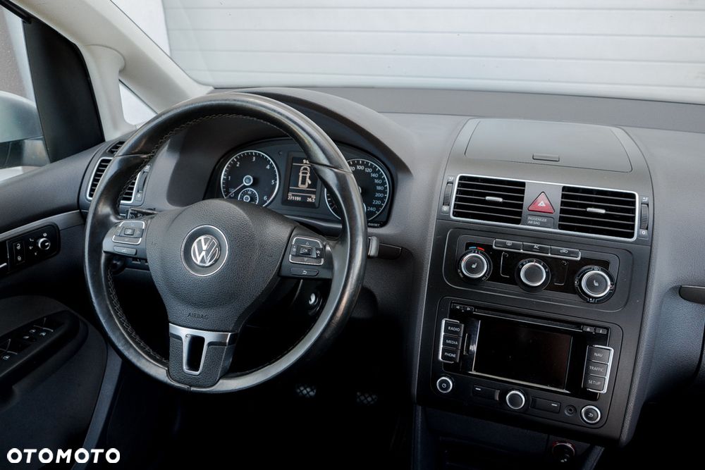 Volkswagen Touran 2.0 TDI Highline - 34