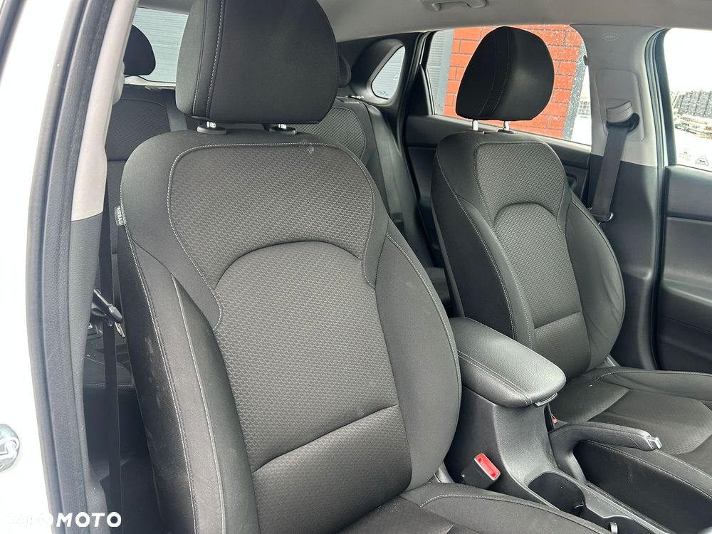 Hyundai i30 1.6 CRDI Passion - 11