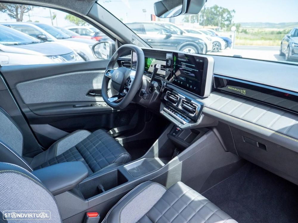 Renault 4 E-Tech 52 kWh Iconic Autonomia Conforto - 18