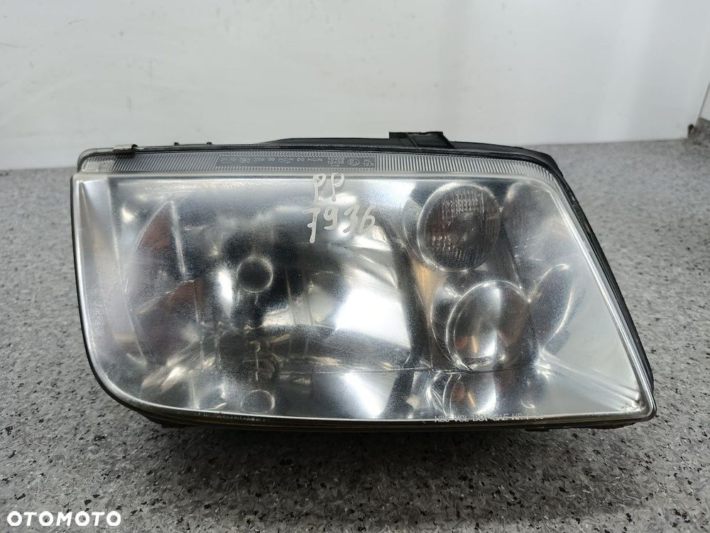 LAMPA PRZÓD PRAWA VW BORA - 2