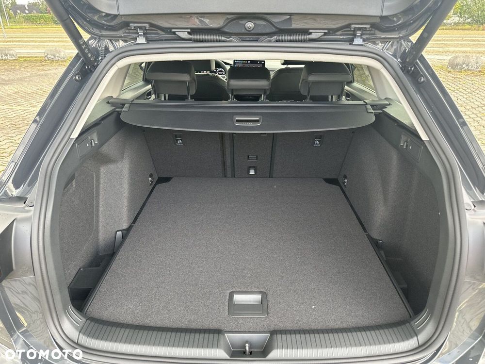 Volkswagen Golf Variant 1.5 eTSI mHEV Business DSG - 26