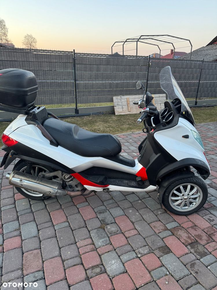 Piaggio MP-3 - 5