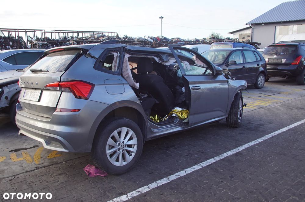 Auto na części - Skoda Kamiq 1.0 TSI 110 KM DLAA URG LF7C 2023R Silnik Skrzynia Drzwi Szyba Lusterko Lampa Deska Kokpit Sterownik Moduł Alternator Rozrusznik Czujnik - 3