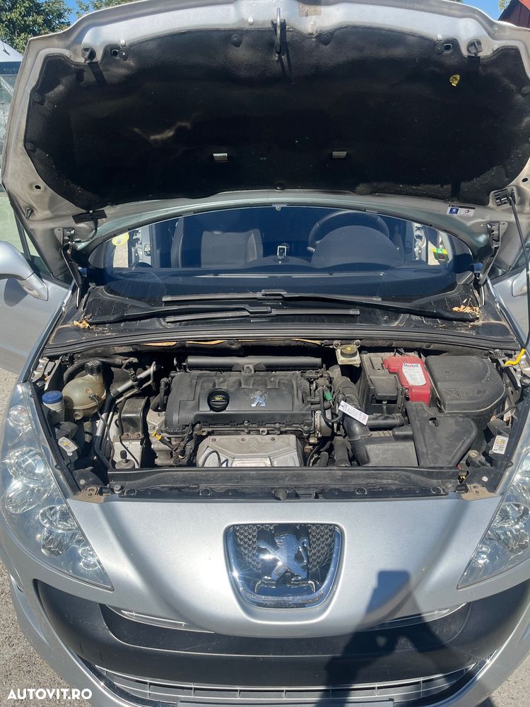 Peugeot 308 - 8