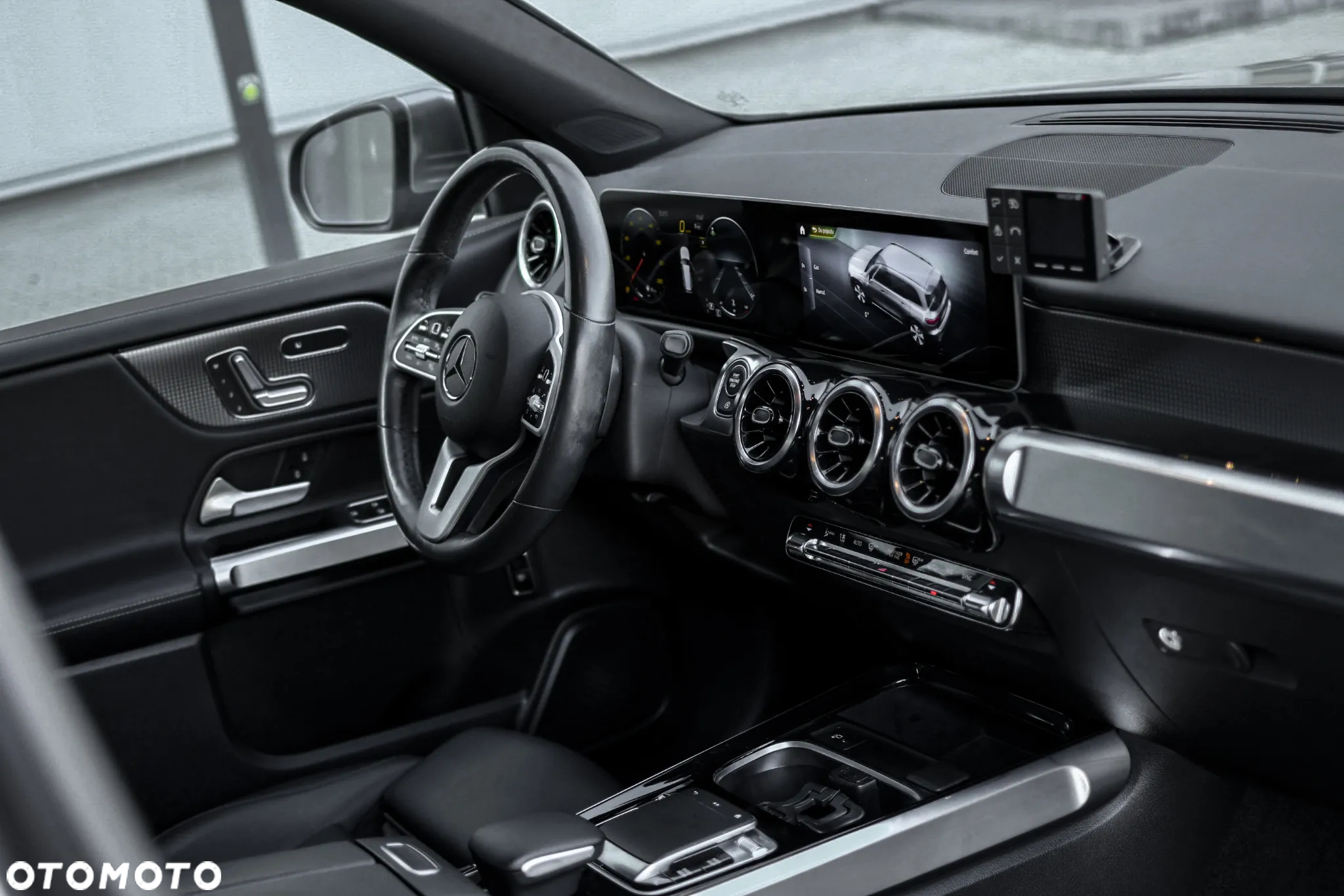 Mercedes-Benz GLB 250 4-Matic 8G-DCT - 7