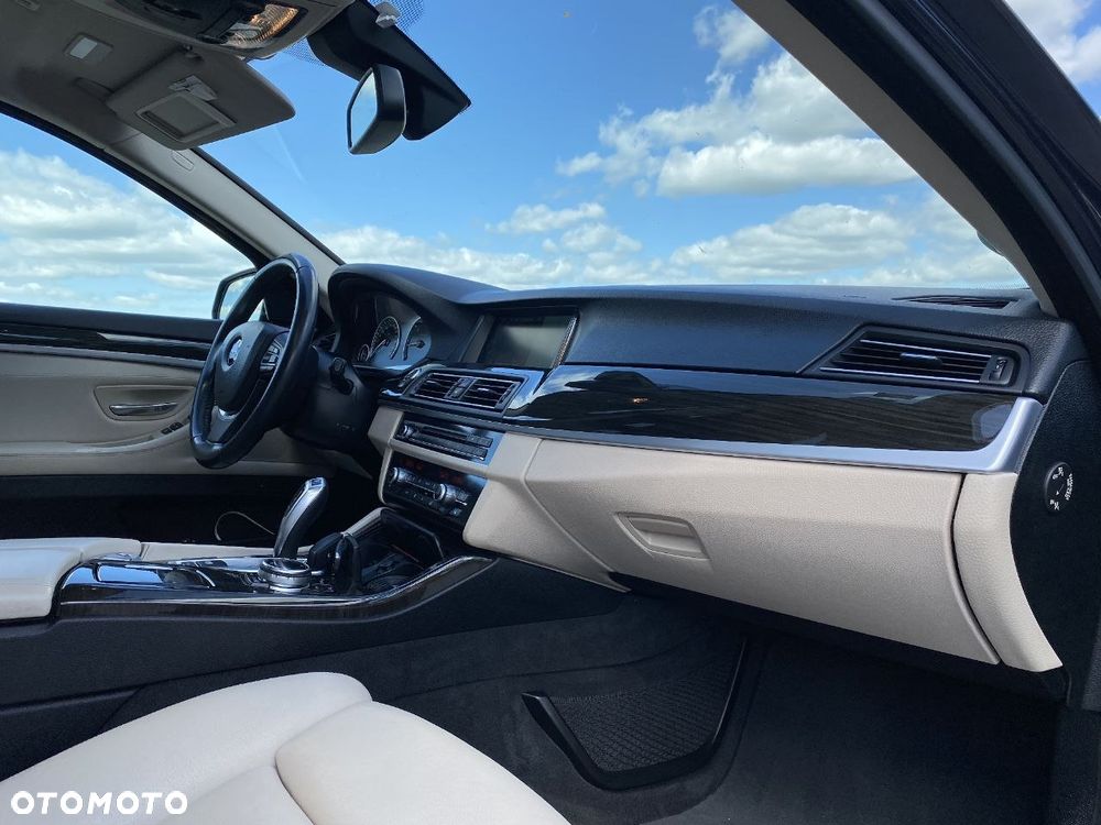 BMW Seria 5 530d xDrive Luxury Line - 13
