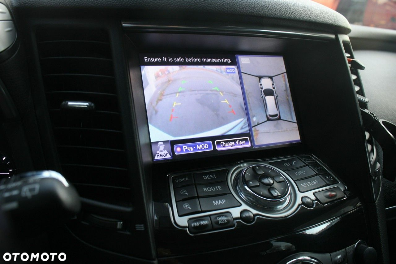 Infiniti QX70 - 23