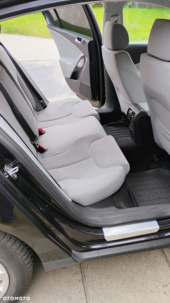 Volkswagen Passat 2.0 FSI Comfortline - 6