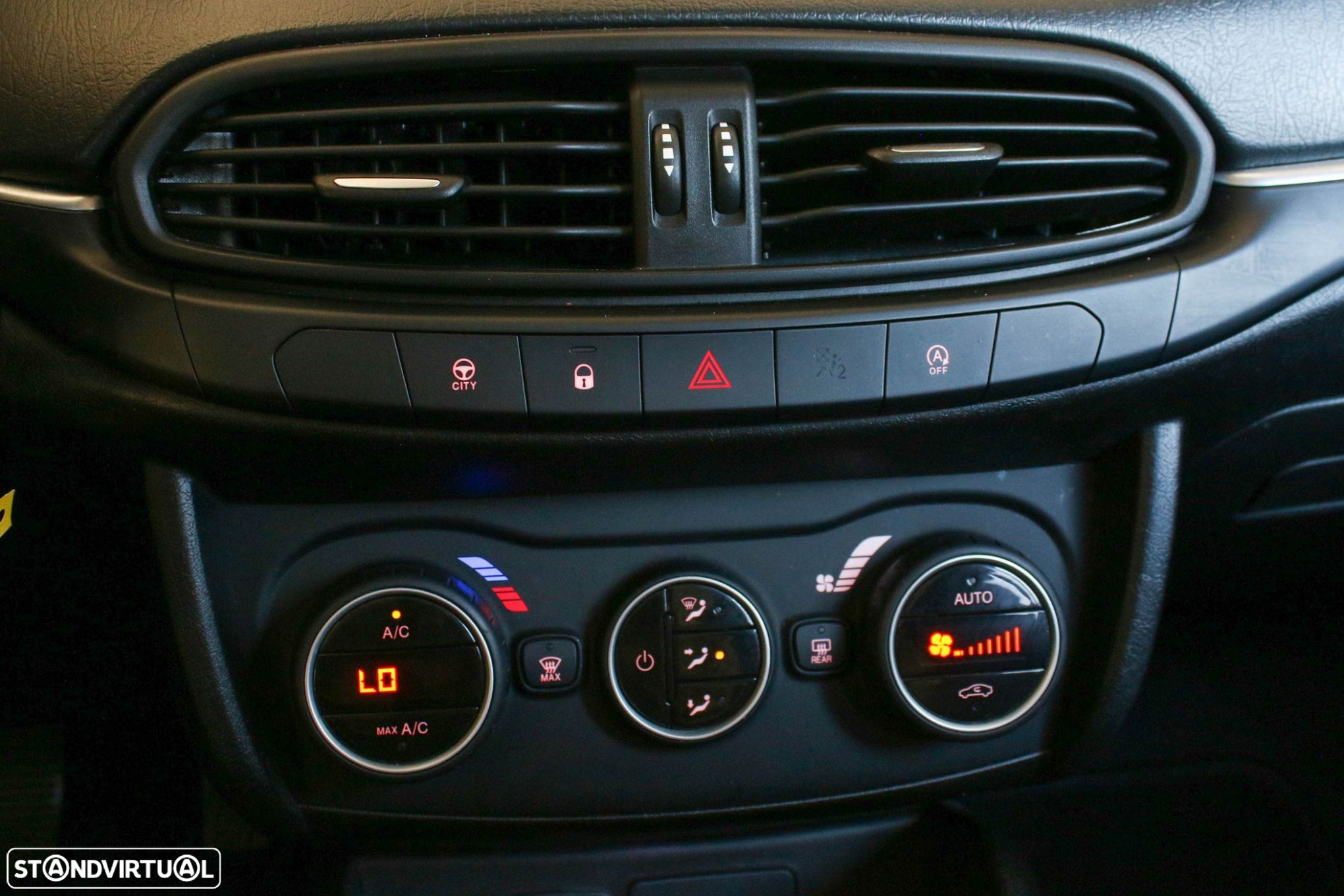 Fiat Tipo Station Wagon 1.3 M-Jet Lounge Tech - 33