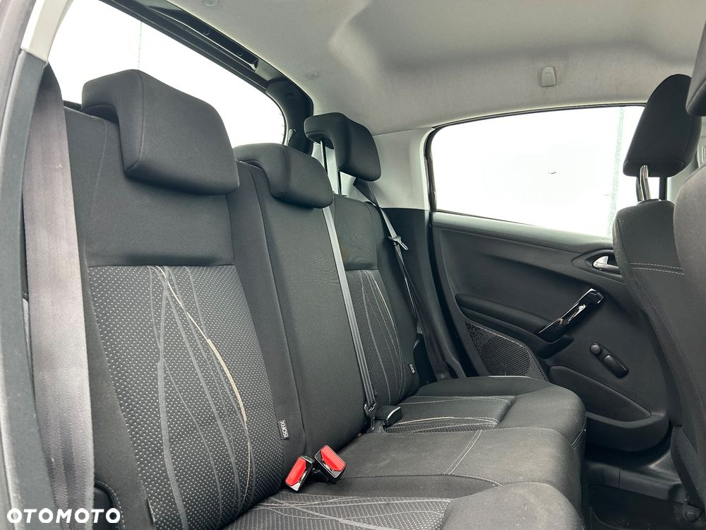 Peugeot 208 1.2 VTi Style - 13