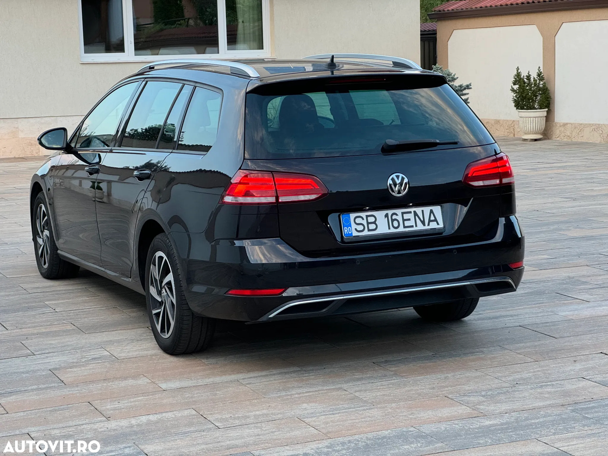 Volkswagen Golf 1.6 TDI SCR DSG Join - 35