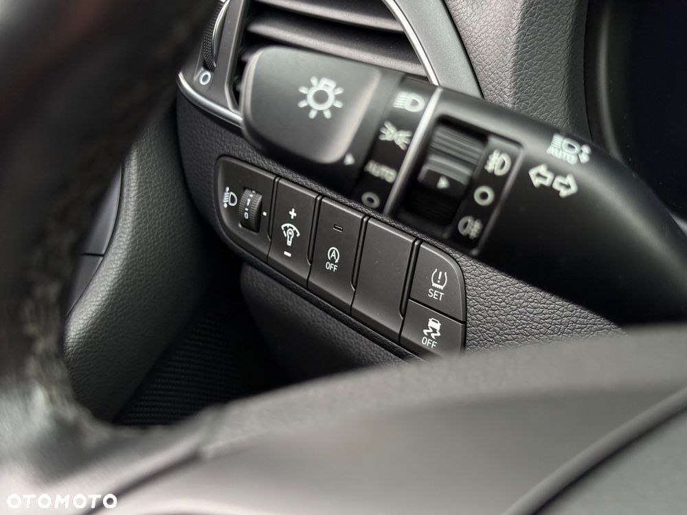 Hyundai i30 1.5 DPI Classic + - 32