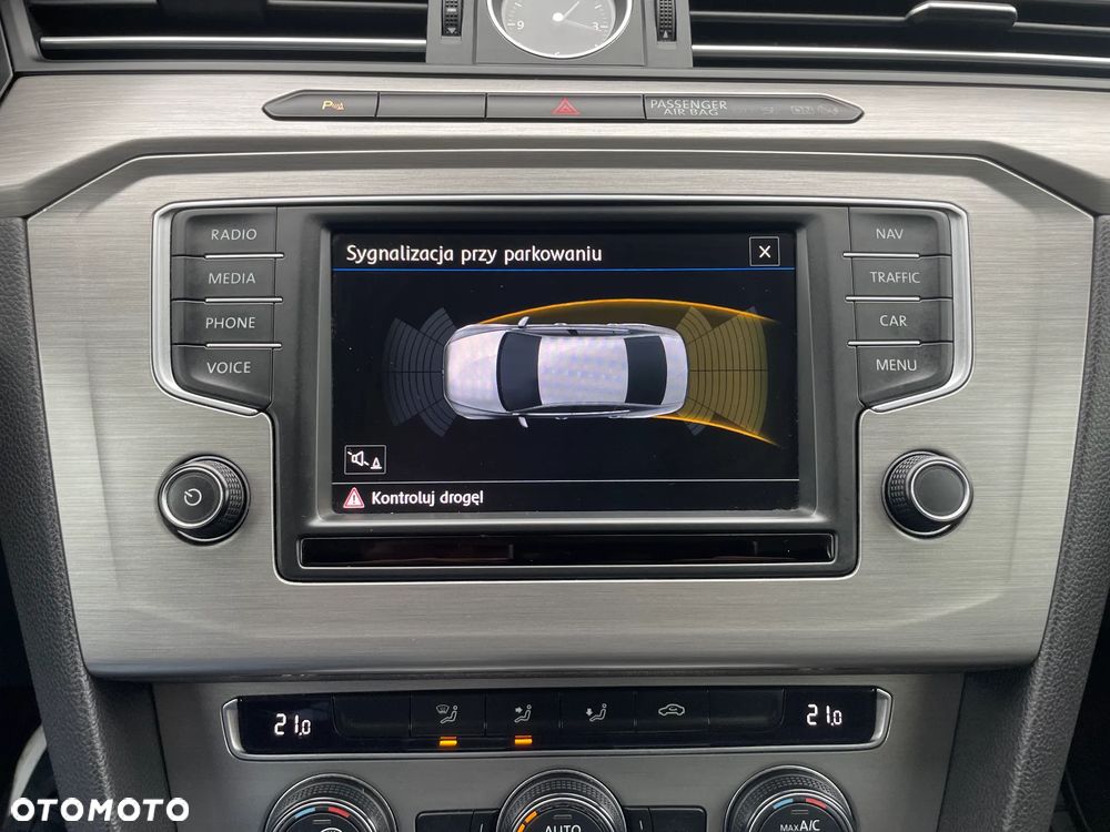 Volkswagen Passat 1.4 TSI BMT Comfortline - 17