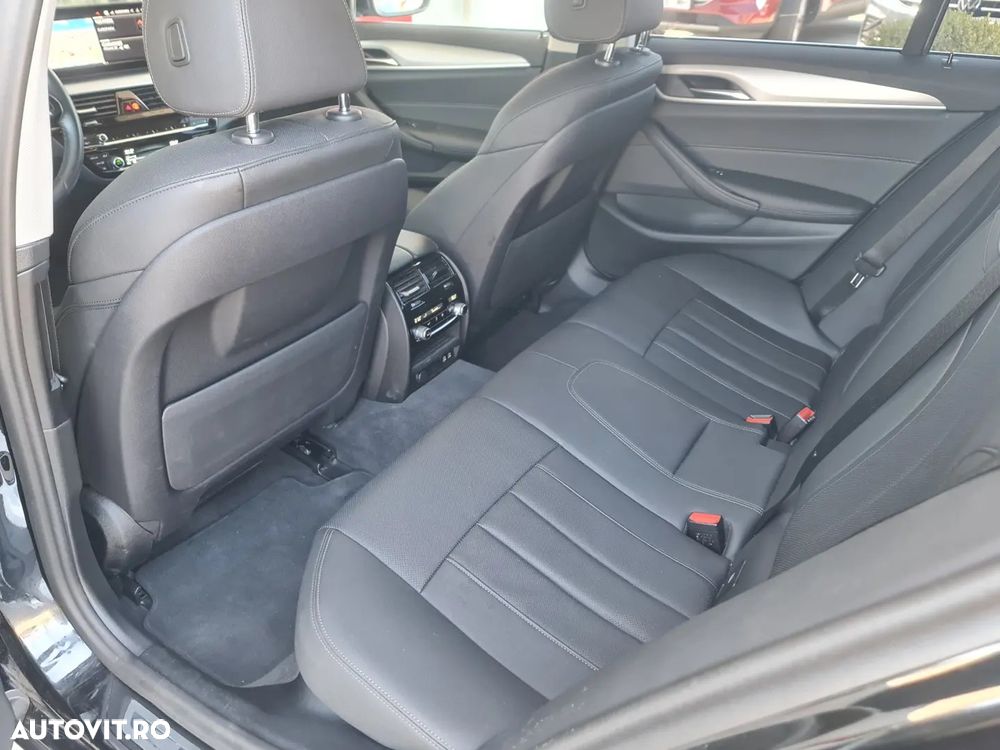 BMW Seria 5 530d AT MHEV - 14