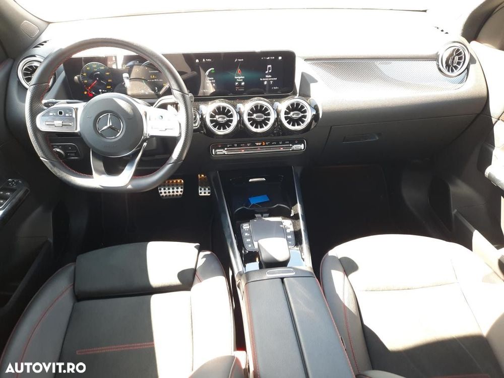 Mercedes-Benz GLA - 11