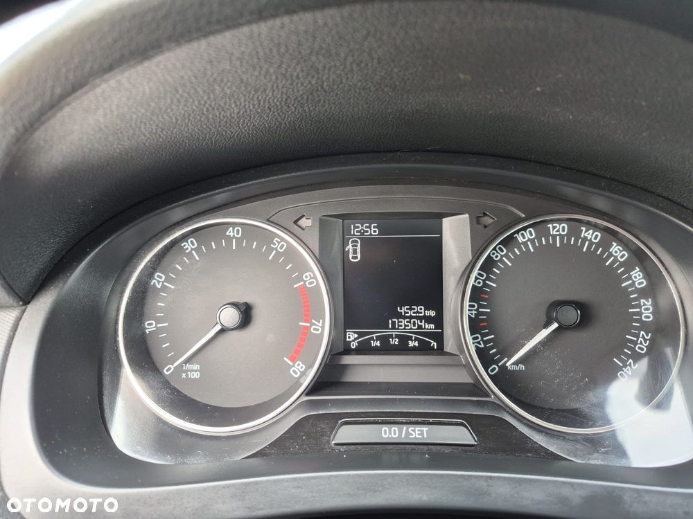 Skoda RAPID 1.2 TSI Active - 12