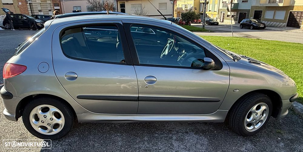 Peugeot 206 1.1 Color Line - 11