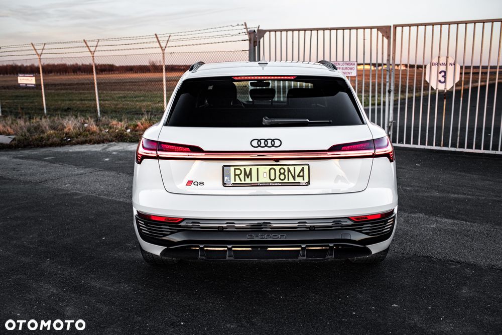 Audi Q8 e-tron - 6