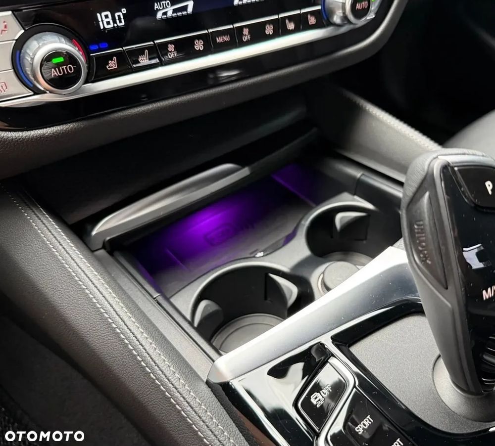 BMW Seria 5 530i xDrive M Sport Edition - 23