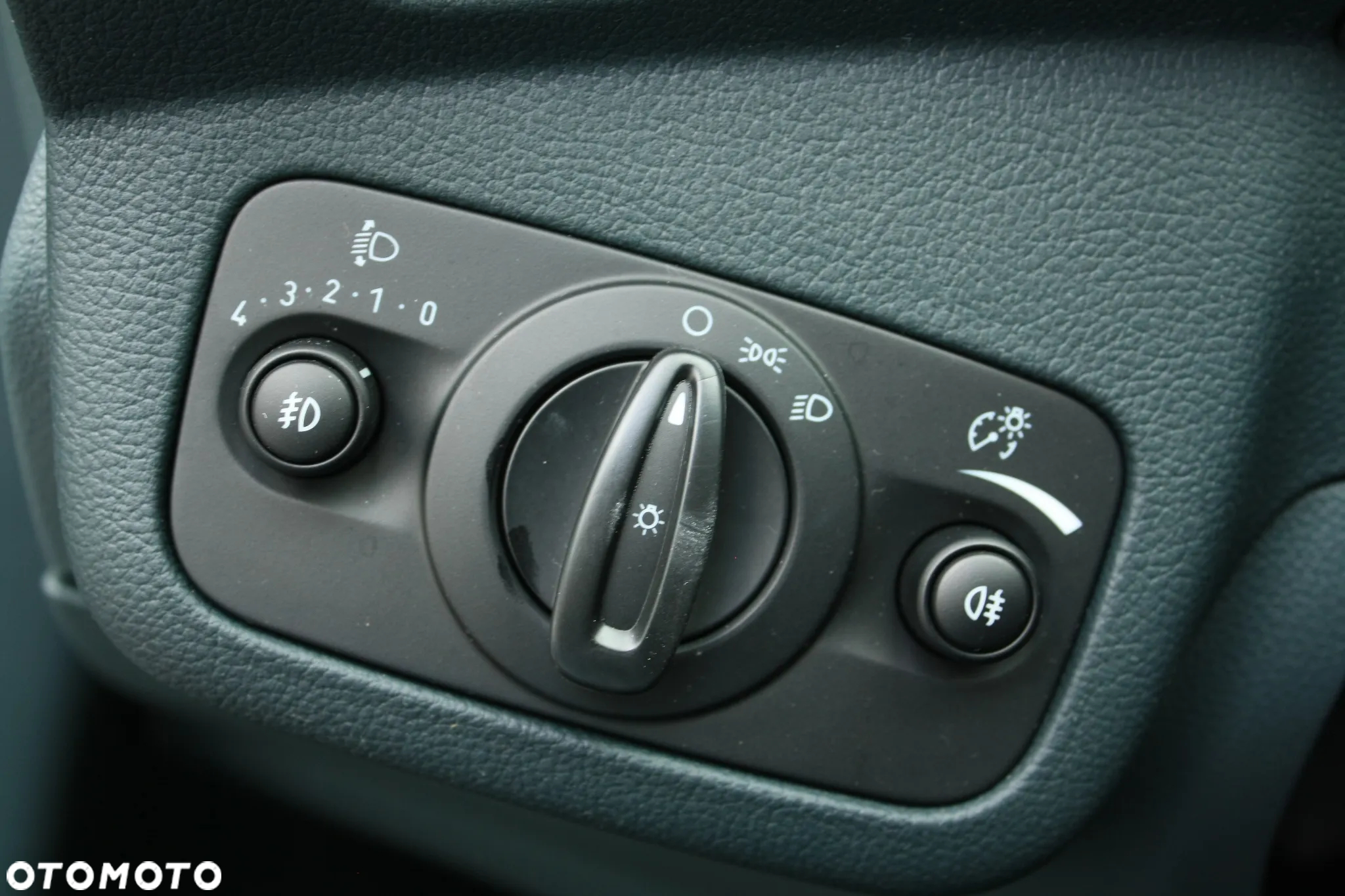 Ford Grand C-MAX 1.6 TDCi Start-Stop-System SYNC Edition - 34