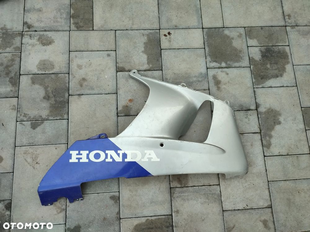 Owiewka, osłona prawa, bok, boczek prawy, pług Honda CBR 900RR - 1