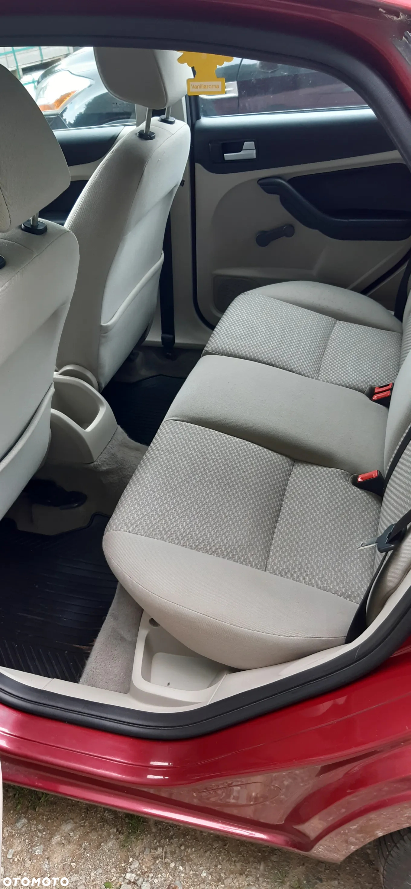 Ford Focus 1.4 Trend - 13