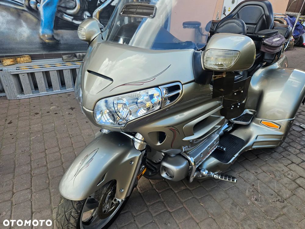 Honda GL - 12