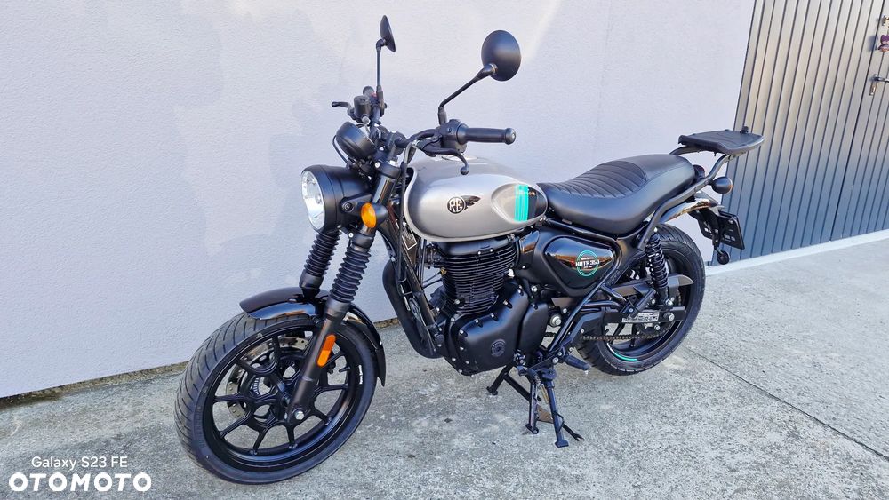 Royal Enfield HNTR - 32