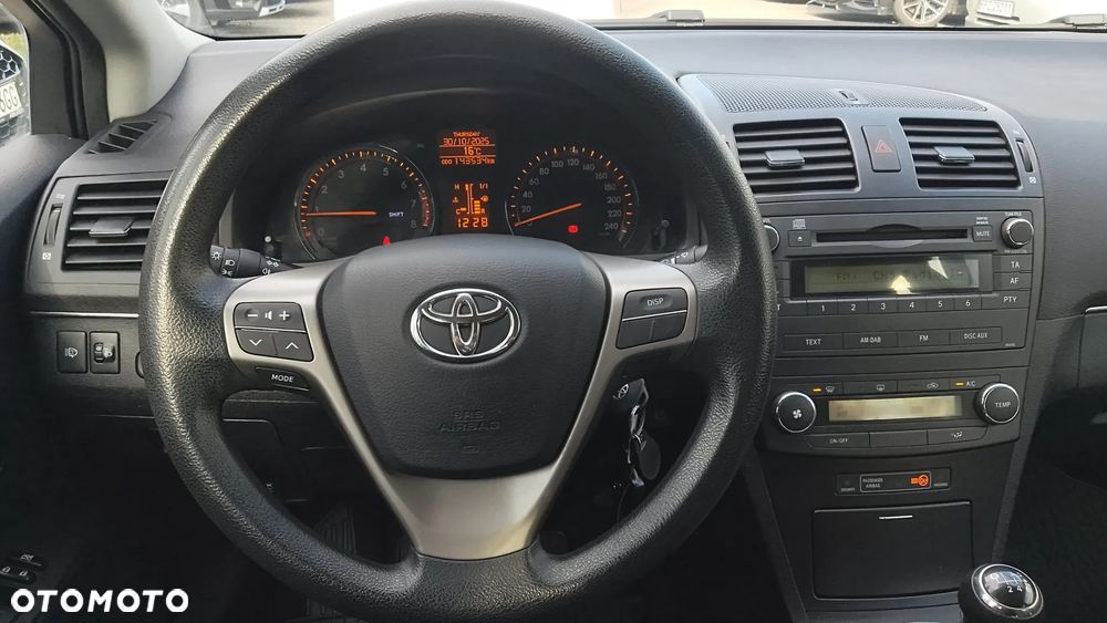 Toyota Avensis 1.8 Luna - 10