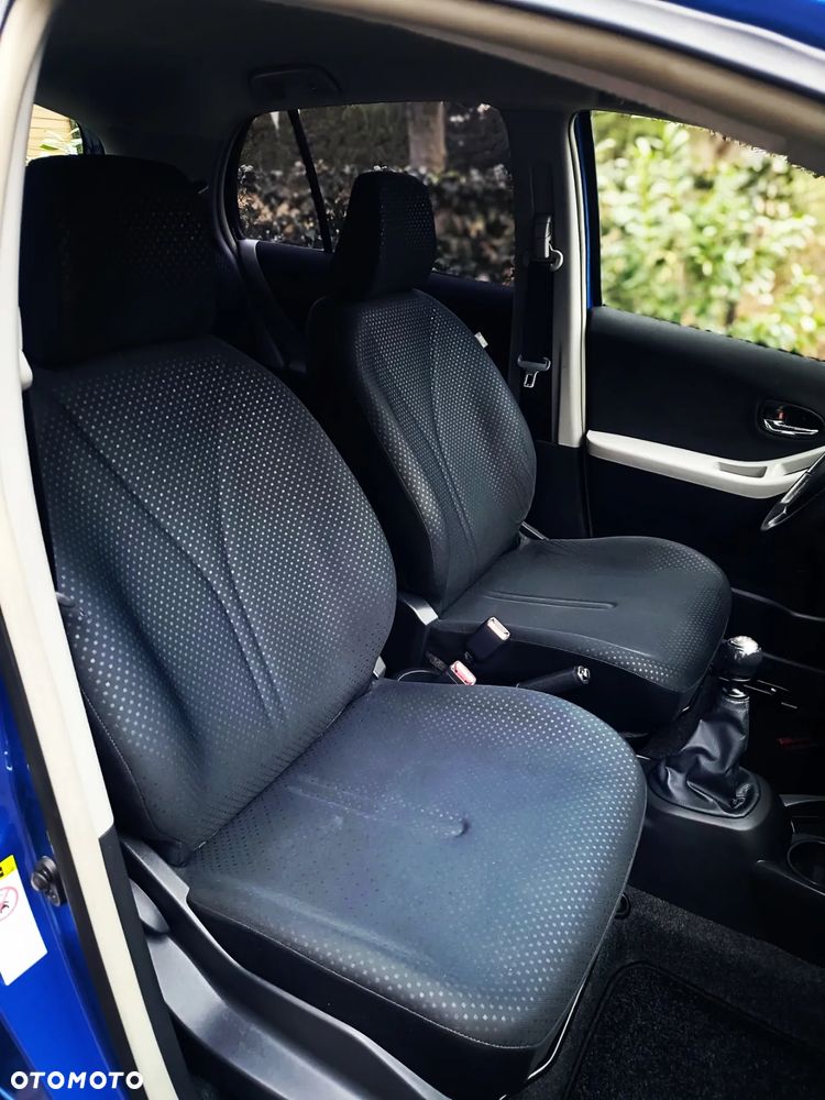 Toyota Yaris 1.33 VVT-i Sol - 23