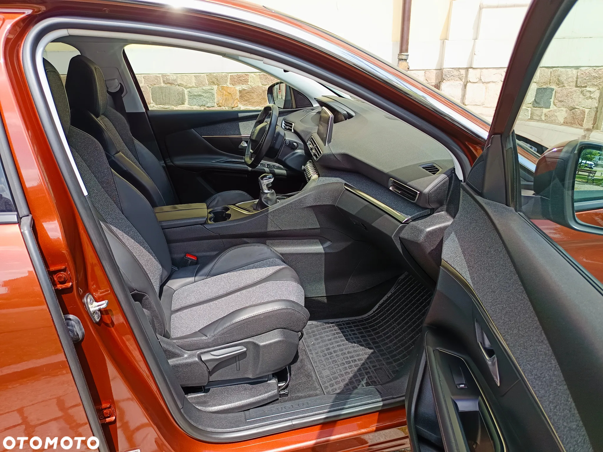 Peugeot 3008 1.2 PureTech Allure S&S - 11
