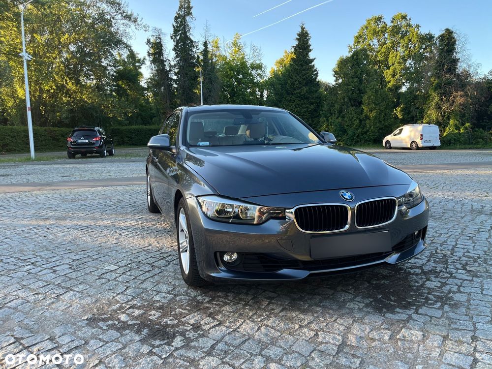 BMW Seria 3 328i - 4