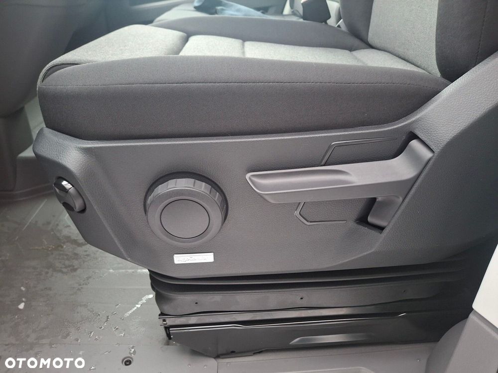Volkswagen Crafter Furgon 4490 - 16