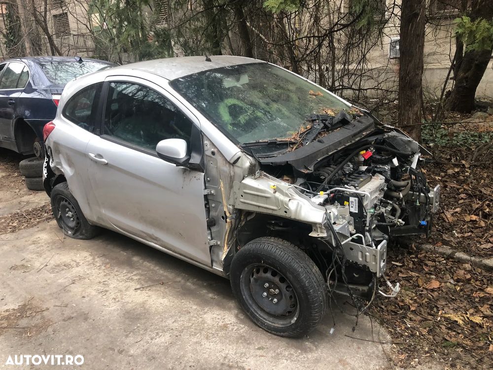 Dezmembrez Ford KA gri argintiu 2014 - 6