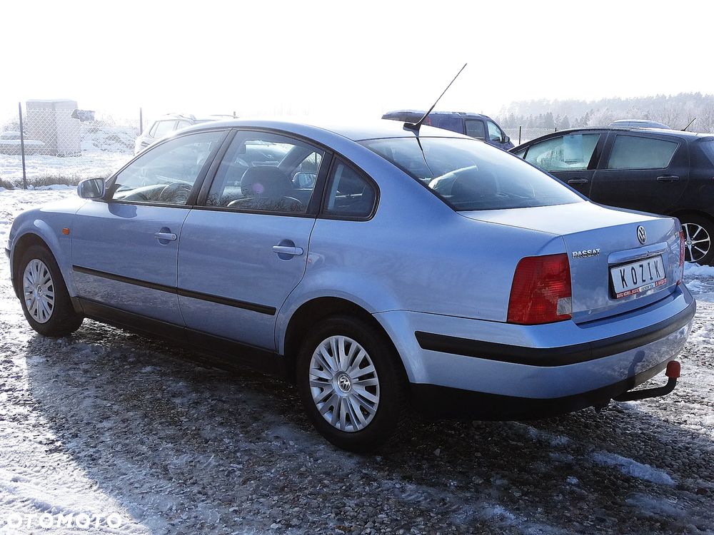 Volkswagen Passat 1.8T Comfortline - 16