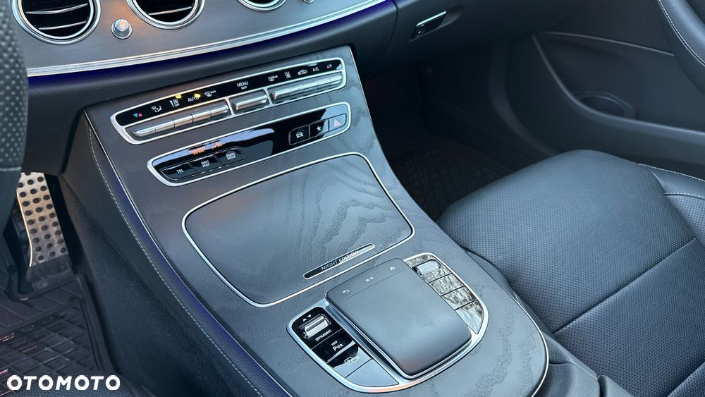 Mercedes-Benz Klasa E 200 AMG - 19