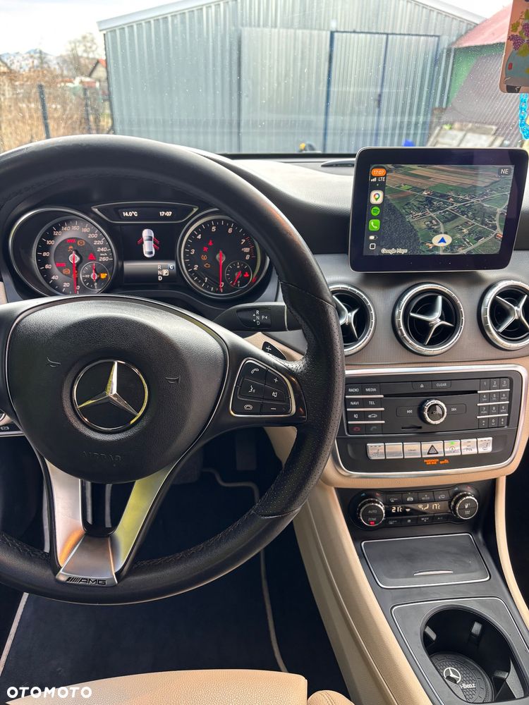 Mercedes-Benz CLA 250 4-Matic AMG Line - 8