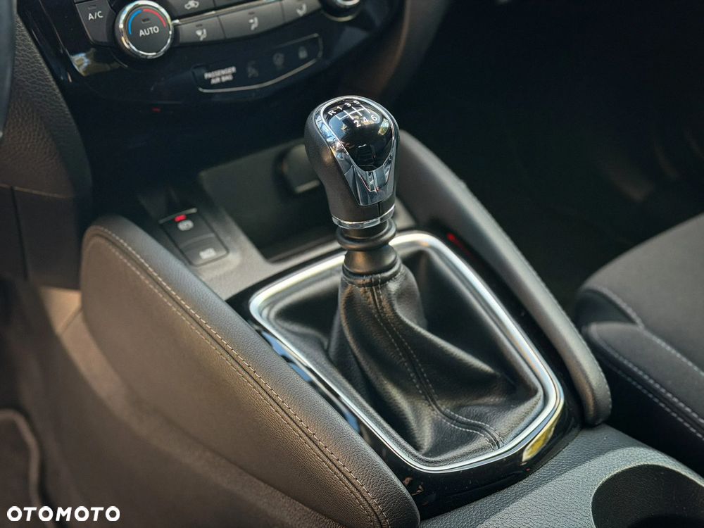 Nissan Qashqai 1.3 DIG-T N-Connecta - 16