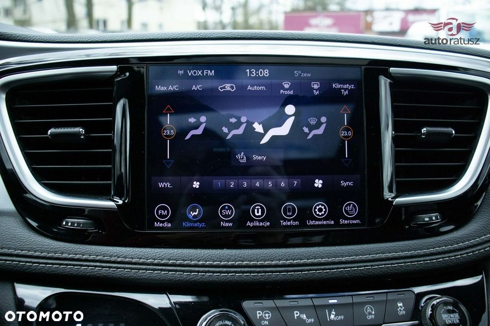 Chrysler Pacifica - 24