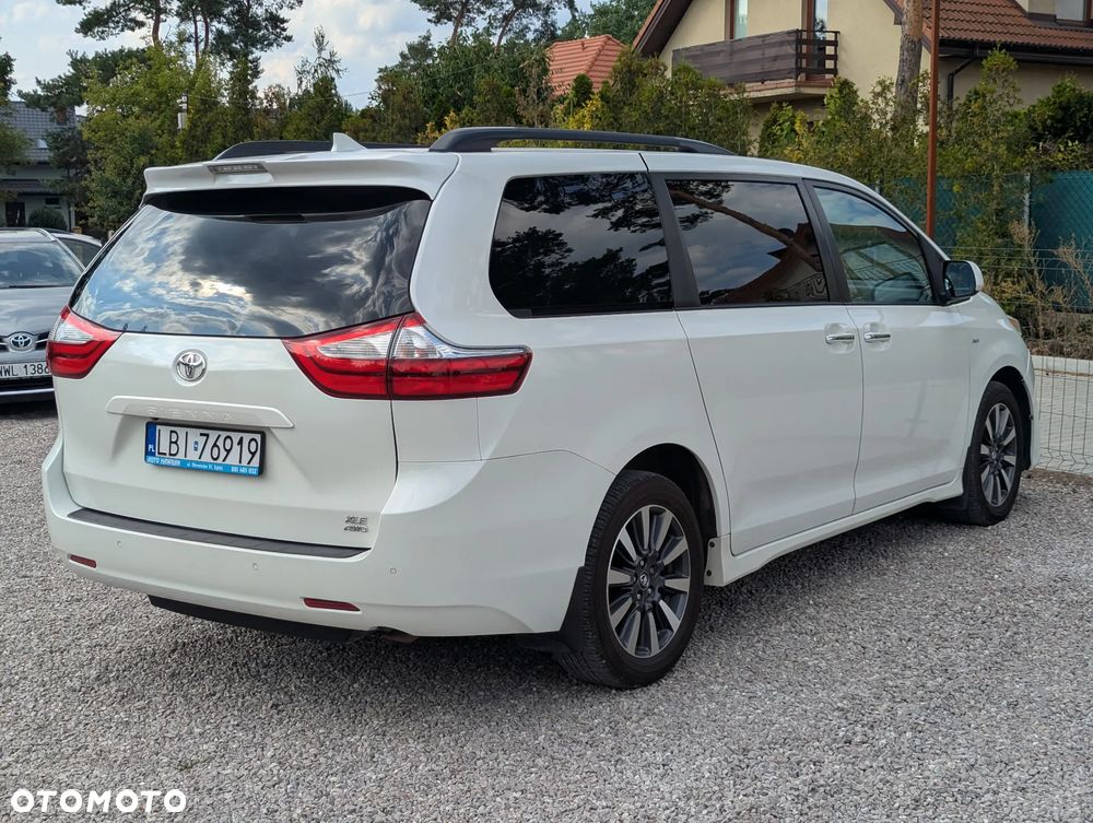 Toyota Sienna 3.5 V6 XLE AWD - 7