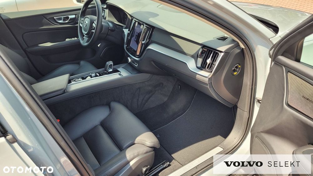 Volvo V60 Cross Country - 22